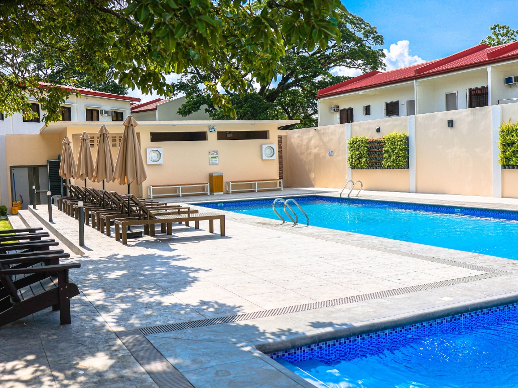 Clark Center Community Pool